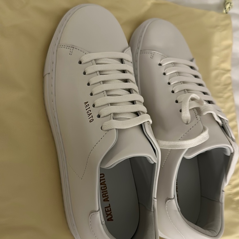 AXEL ARIGATO white sneakers size 8.5